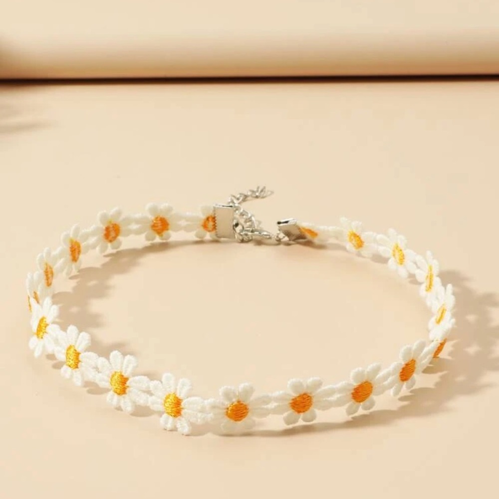 🆕 Girls Daisy Decor Lace Choker
